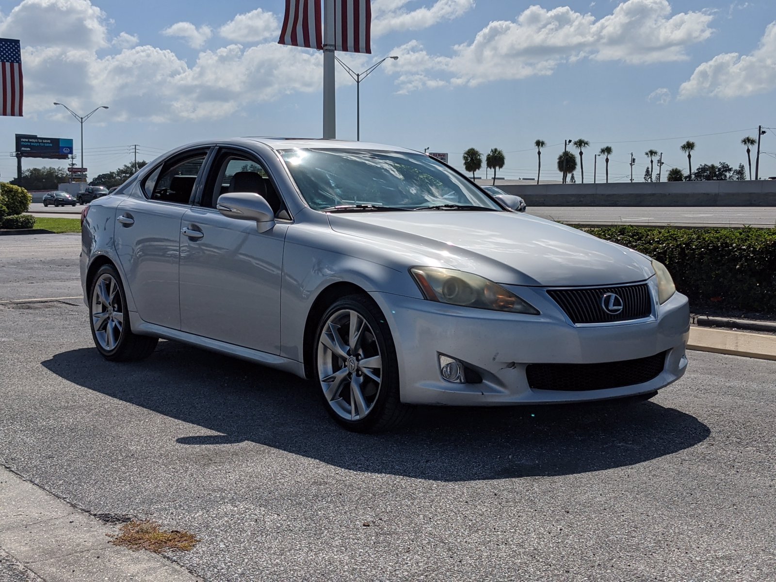 Lexus is 250 2010